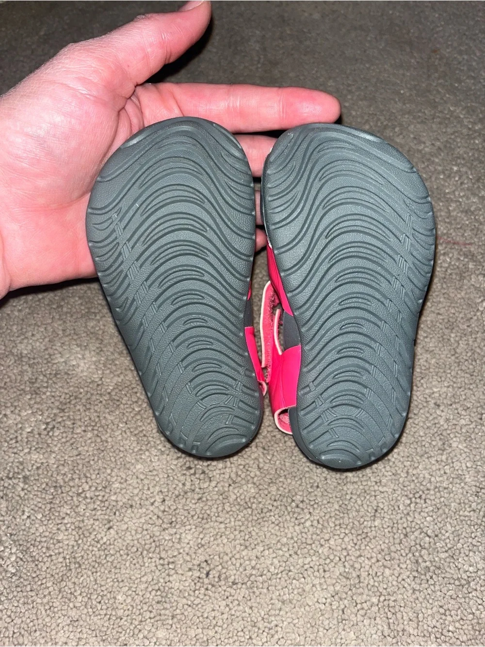 Nike Sunray protect 2 infant Pink and Gray Water-Friendly Sandals size 5c NWOT
